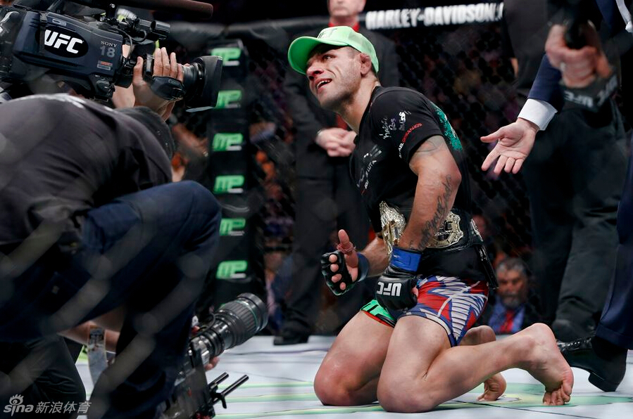 巴西首位ufc轻量级冠军_高清图集_新浪网