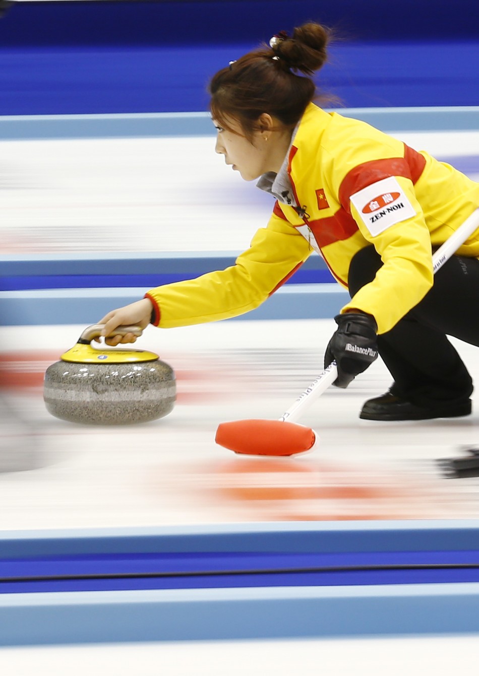 冰壶世锦赛5日中国队赛况_高清图集_新浪网