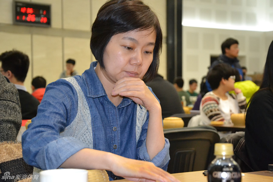 倡棋杯预赛首轮女棋手_高清图集_新浪网