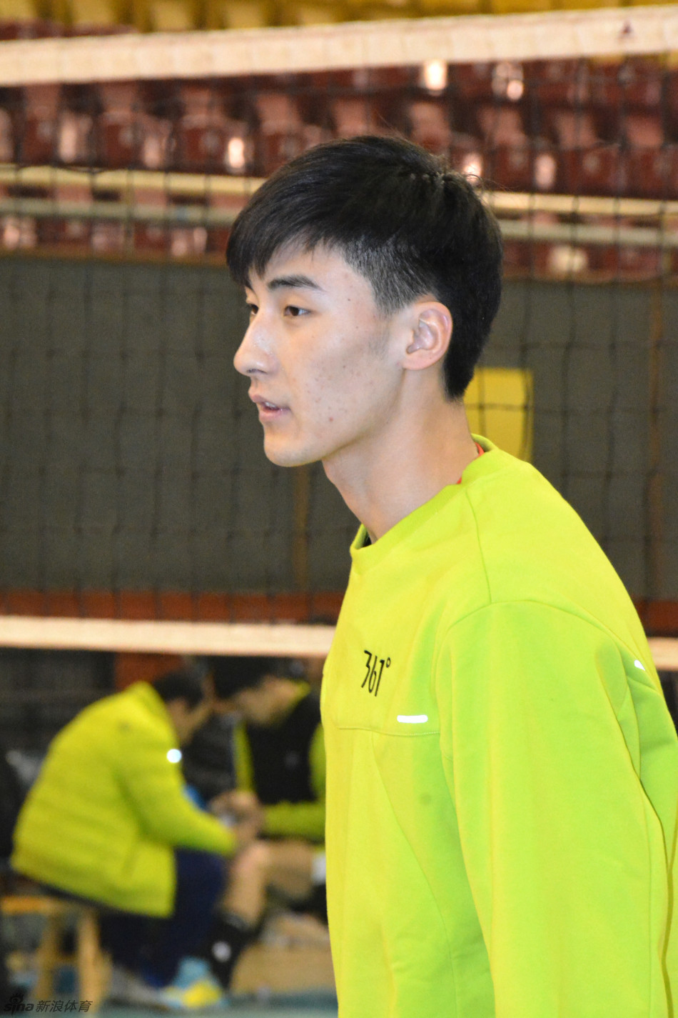 于垚辰活动腰背