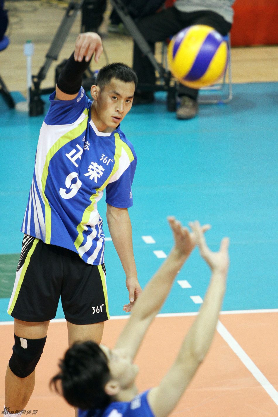 球迷镜头里的江苏男排_高清图集_新浪网