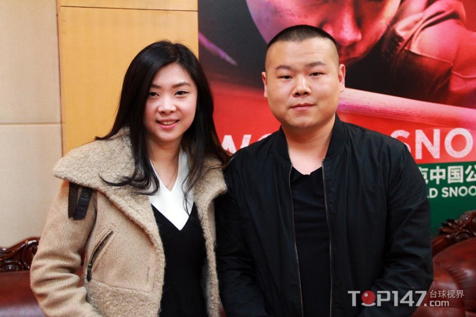 岳云鹏到场助阵丁俊晖_高清图集_新浪网