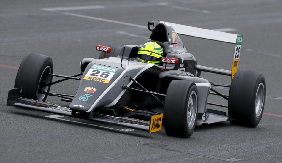 舒马赫儿子测试f4赛车_新浪图片