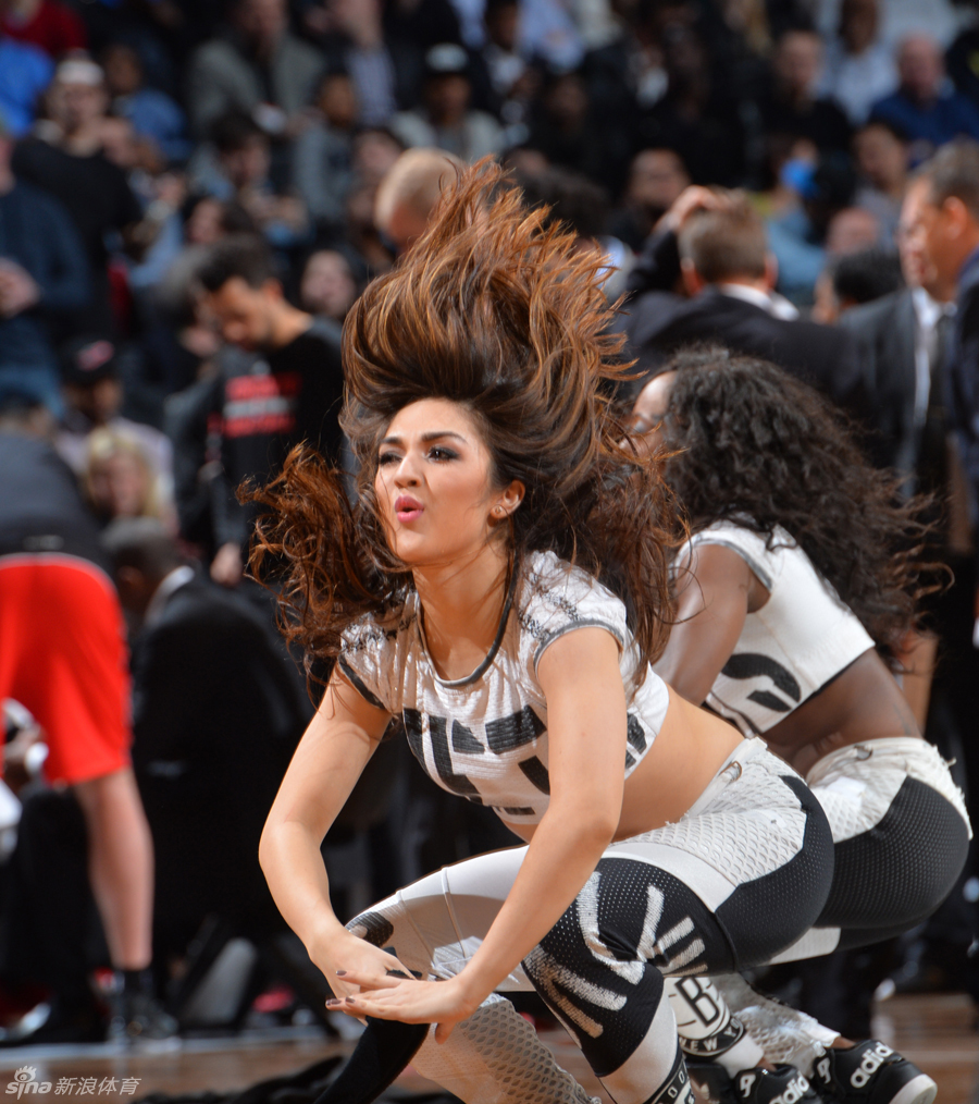 nba常规赛美艳啦啦队集锦_高清图集_新浪网