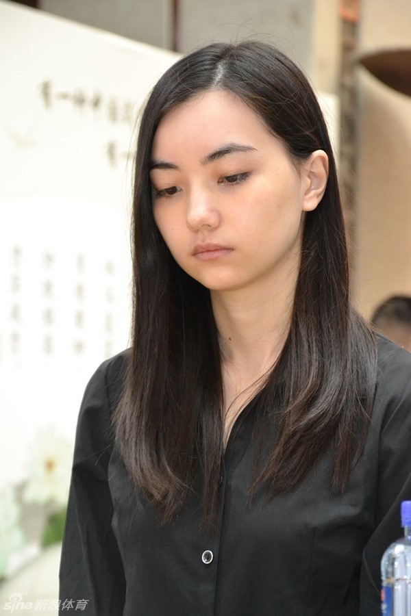 黑嘉嘉出战女子围甲_高清图集_新浪网