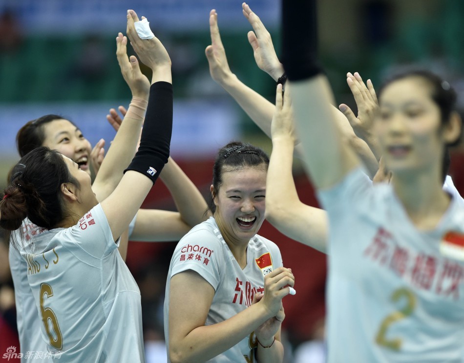 中国女排3-0伊朗