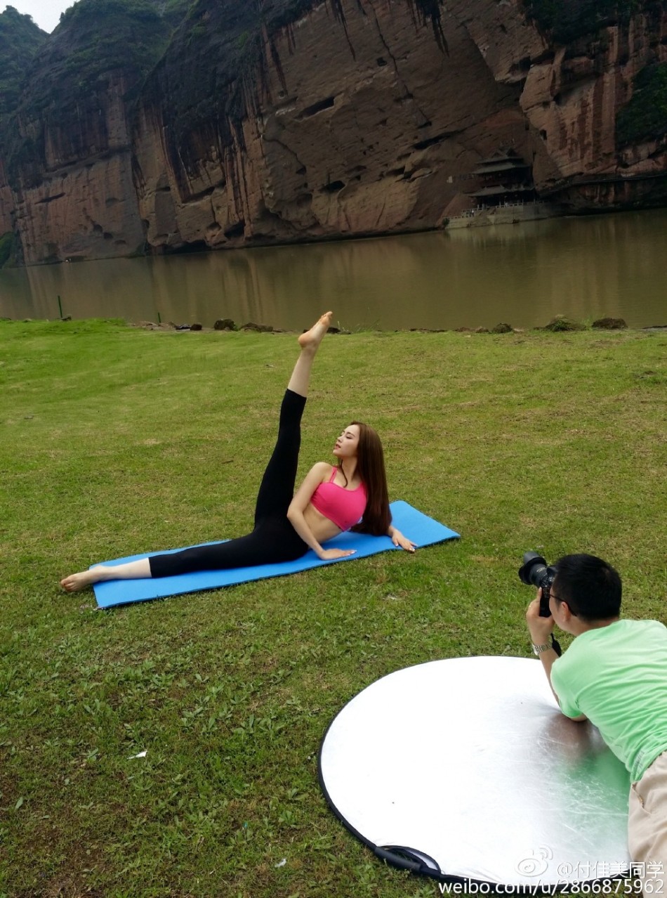 "北体校花"龙虎山练瑜伽秀身材