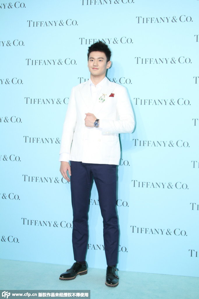 宁泽涛长腿逆天颜值破表