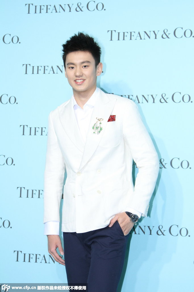 宁泽涛长腿逆天颜值破表