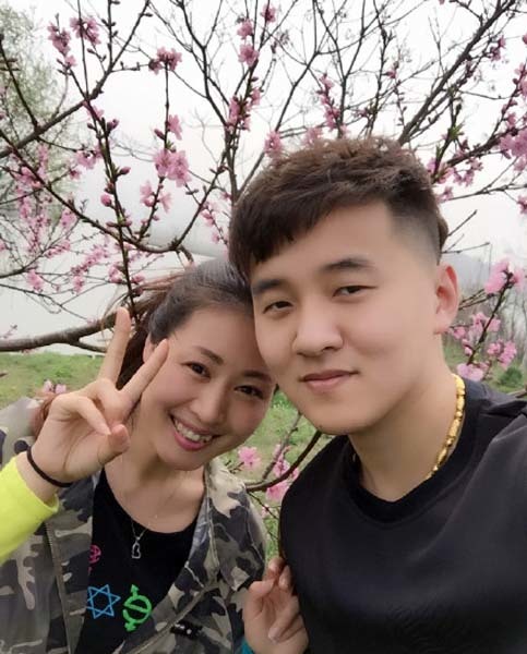 浙江女篮王妍甜蜜幸福婚纱照_高清图集_新浪网