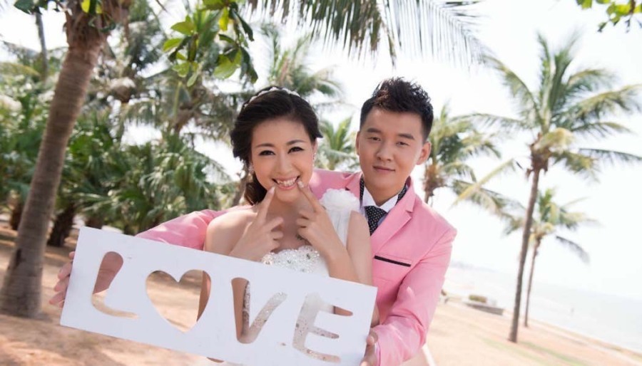 浙江女篮王妍甜蜜幸福婚纱照_高清图集_新浪网