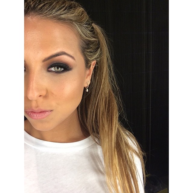 欧文超模女友私房照大秀事业线_高清图集_新浪网