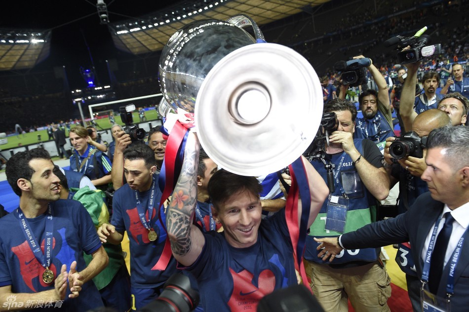 欧冠巴萨3-1尤文 加冕三冠王