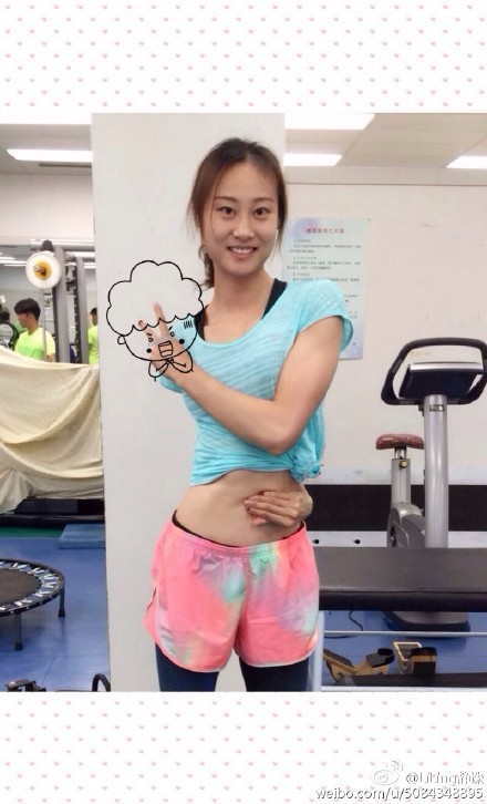 体坛炫腹:反手摸肚脐_新浪图片