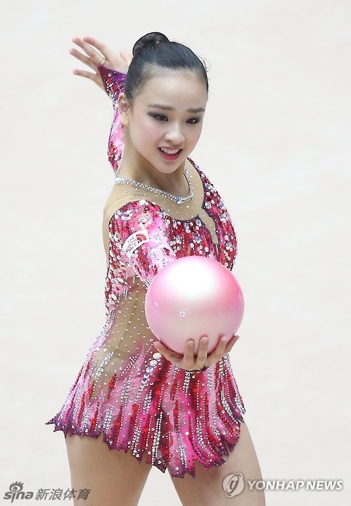 孙妍在发福现水桶腰