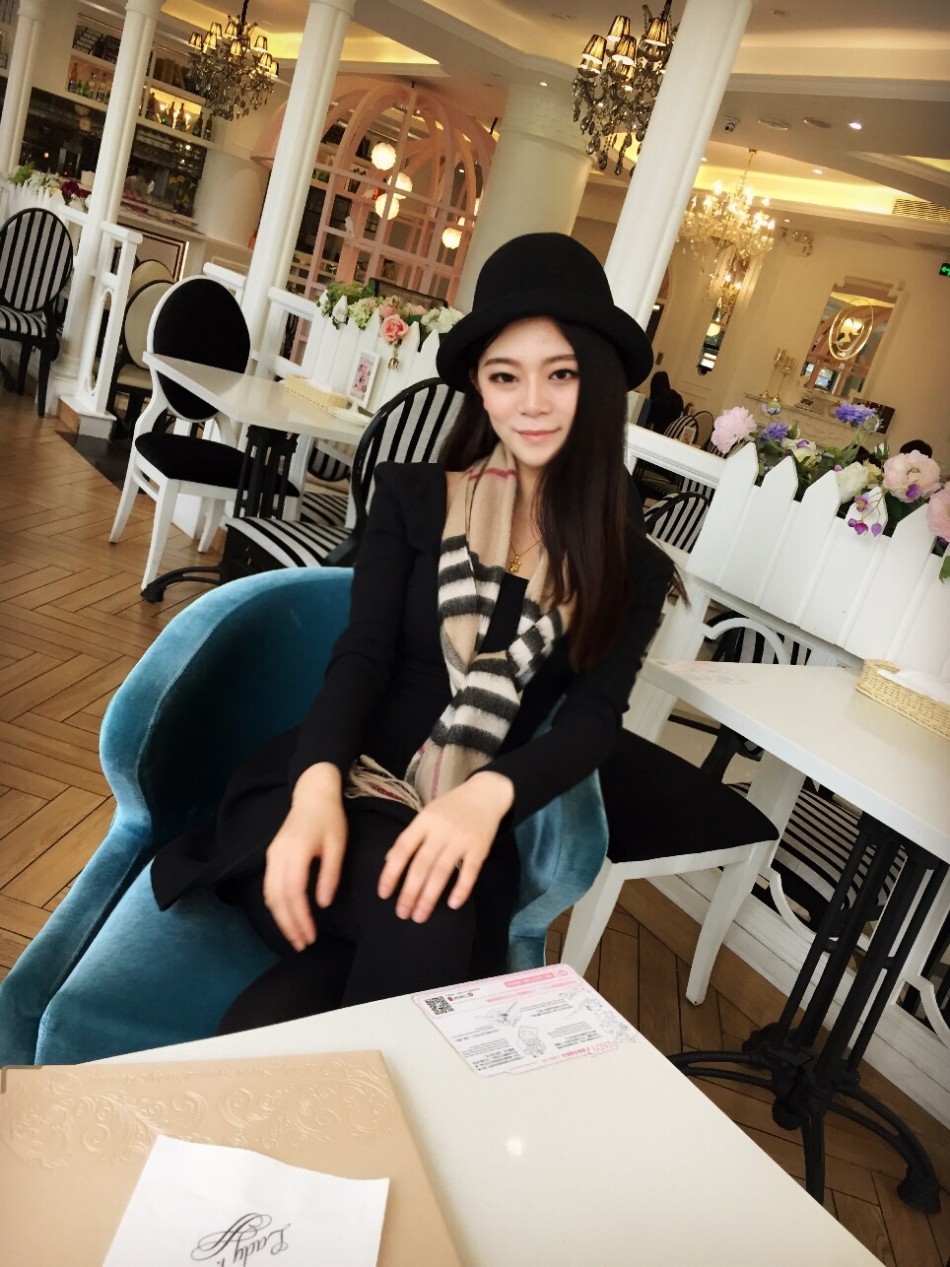 选美大赛826号选手严静