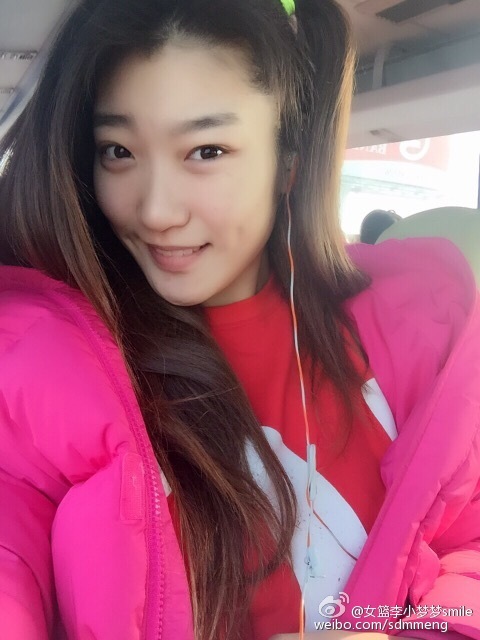 女篮李梦微博爱自拍 清纯甜美被称"美小梦"_高清图集_新浪网
