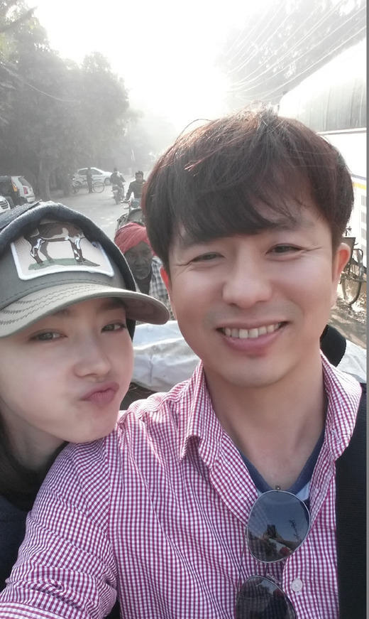 车侑蓝与丈夫休闲照