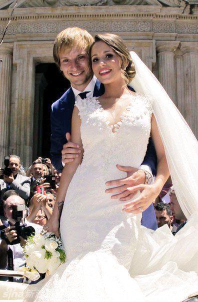 巴萨大将拉基蒂奇婚礼_高清图集_新浪网