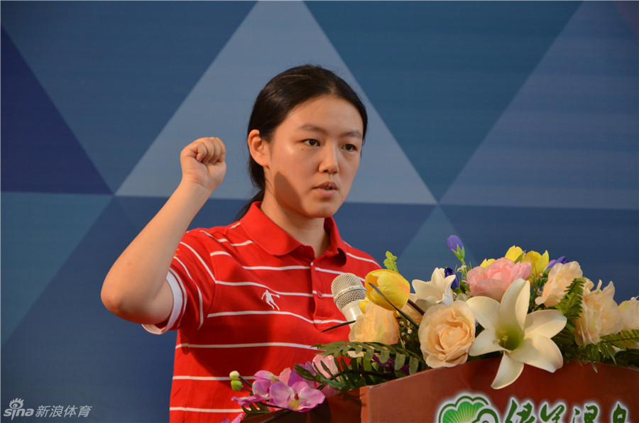 无锡市体育局局长陆惠玲开琪