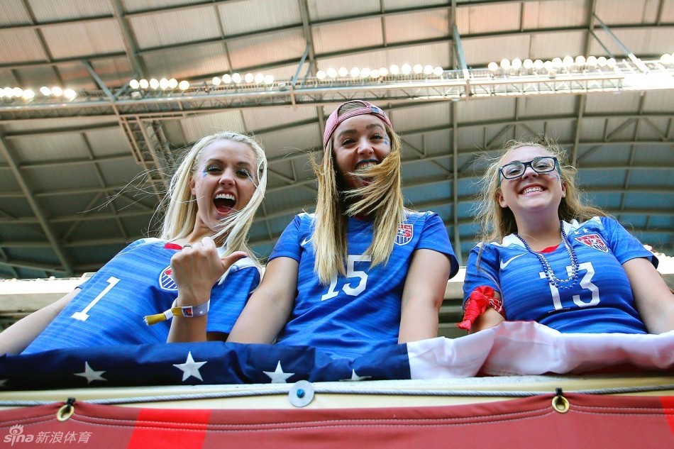 女足世界杯进行的如火如荼,盘点赛场内外的那些疯狂风球迷.