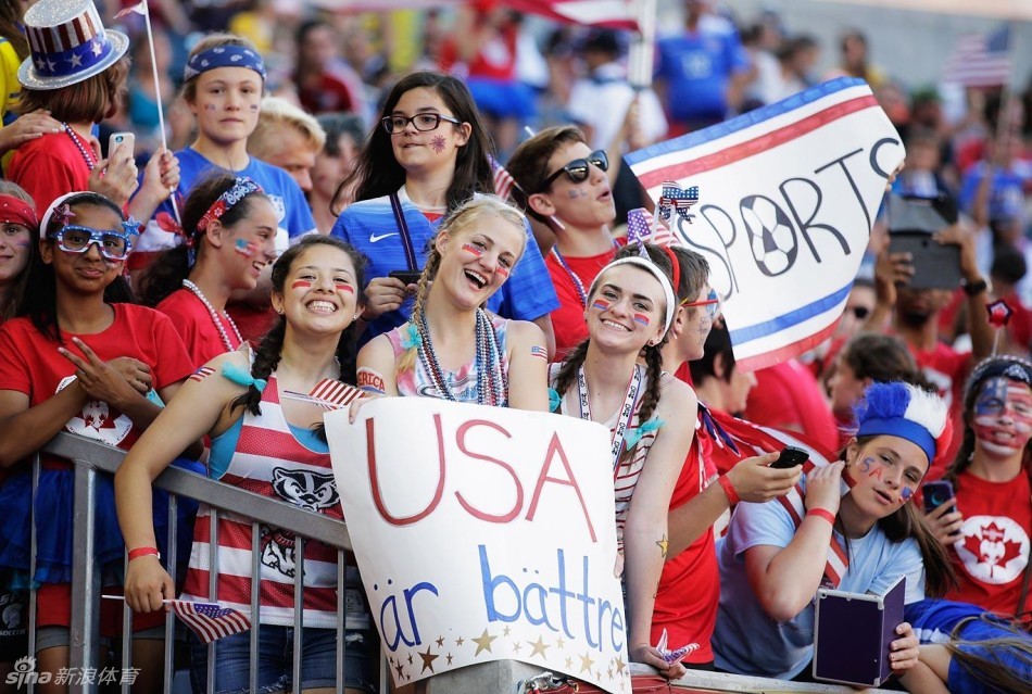 女足世界杯进行的如火如荼,盘点赛场内外的那些疯狂风球迷.