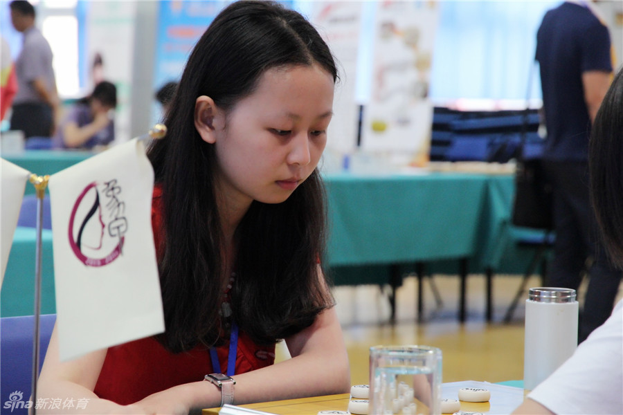 上海队欧阳琦琳专注比赛