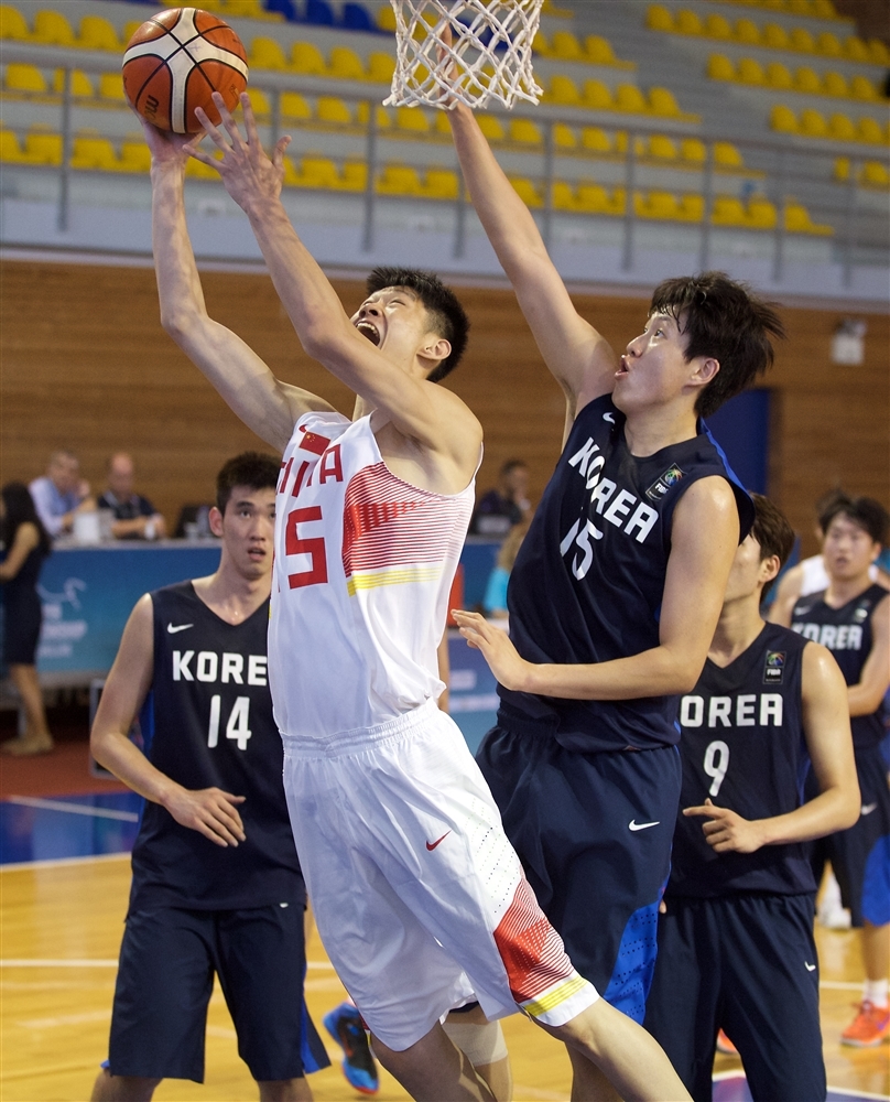u19男篮世青赛9-16名排位赛,国青男篮54:77惨败韩国,将进入13-16名