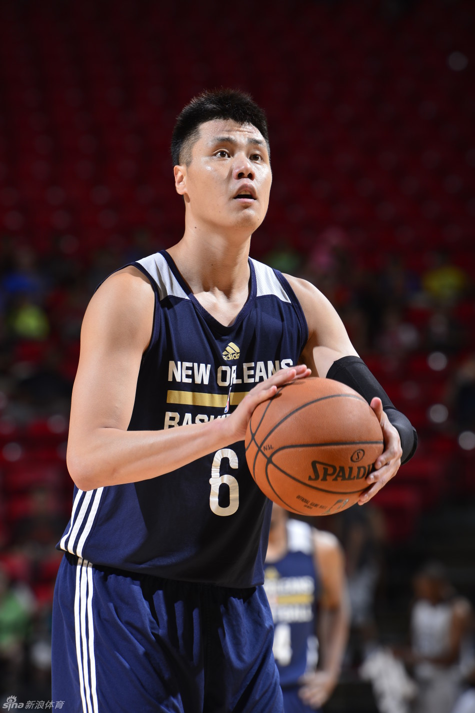 贺天举2分1板鹈鹕3连胜_高清图集_新浪网