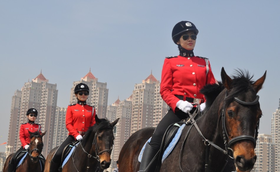 最美大连女骑警_高清图集_新浪网