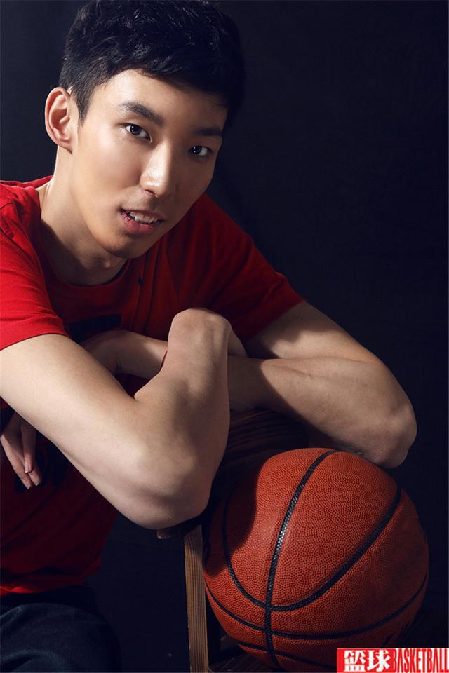 周琦写真暴帅! 能耍帅也能俏皮搞怪_高清图集_新浪网