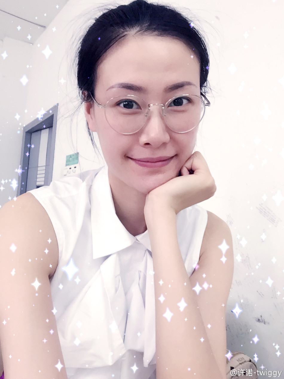 "非诚"女神许诺更新自拍 球打得好颜值也爆表_高清图集_新浪网