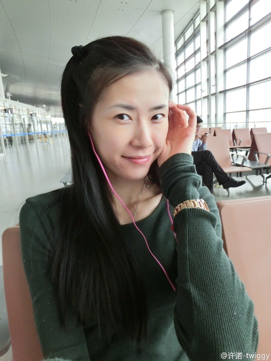 "非诚"篮球女神许诺微博自拍