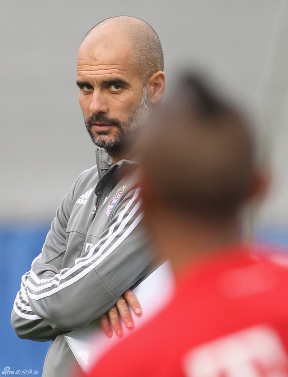 北京时间7月30日凌晨,比达尔参加了加盟拜仁之后的首堂训练课,与新