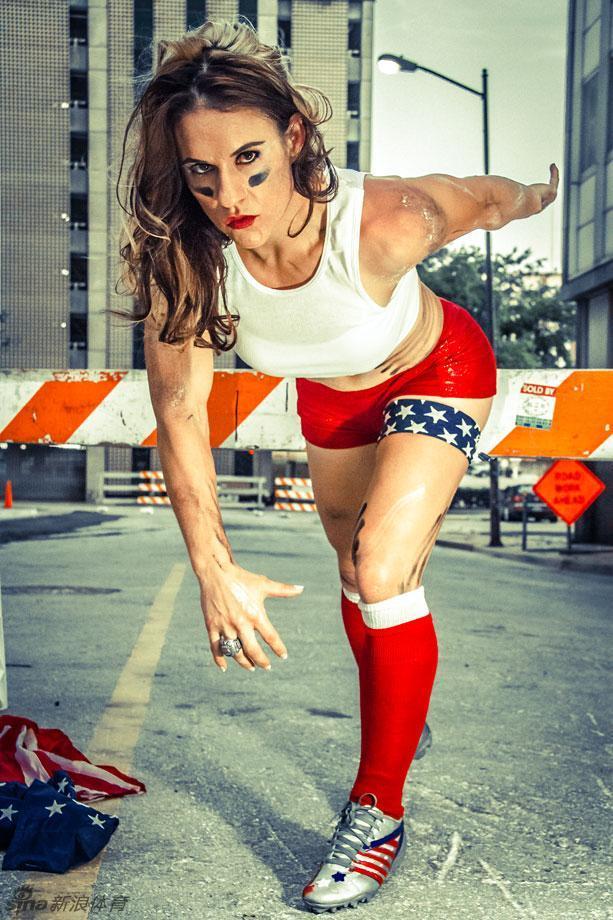 美国nfl亚利桑那红雀队在日前聘请了前女子橄榄球联盟名将welter担任