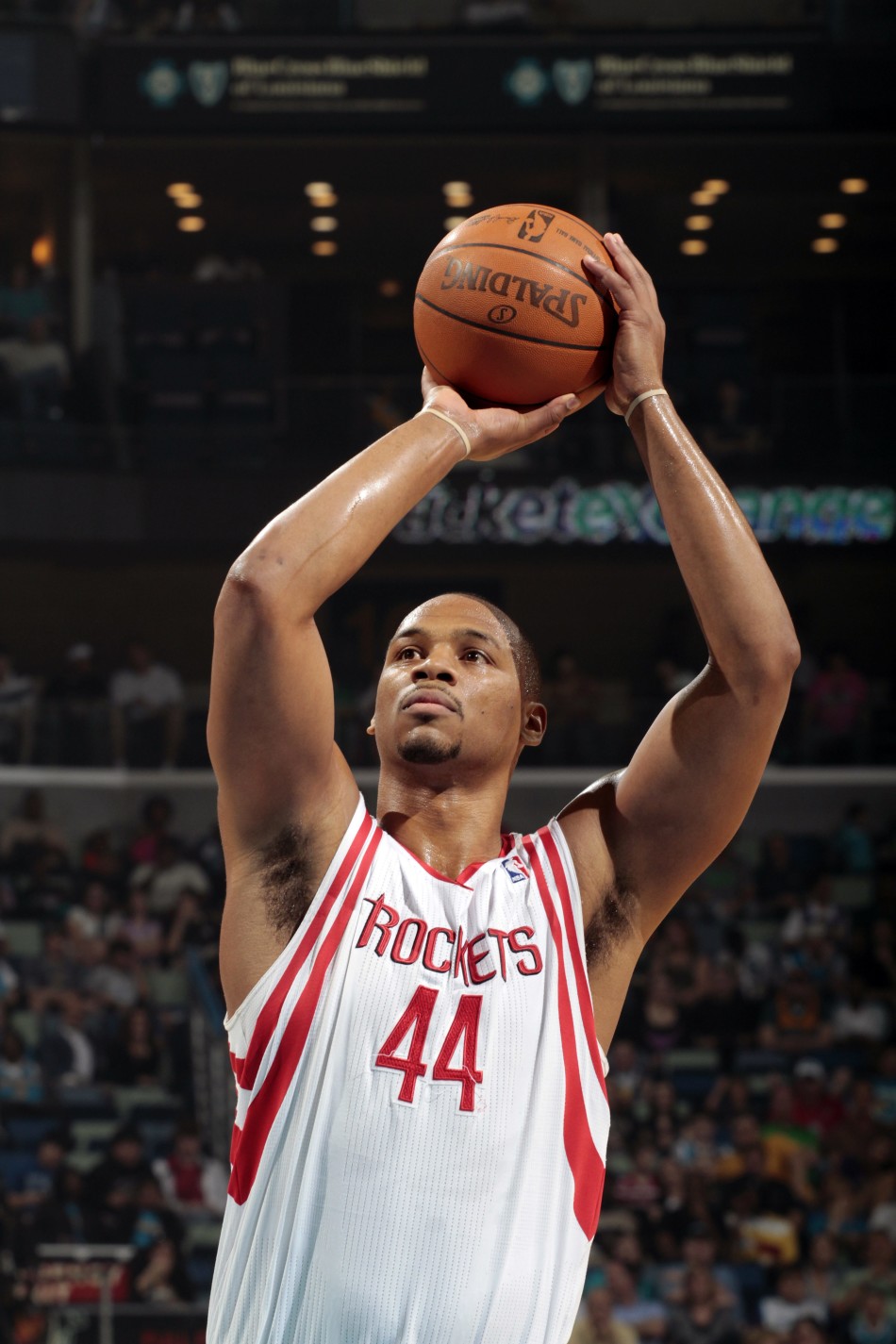 北京时间7月30日,火箭确定用一年老将底薪签约查克-海耶斯,还记得那年