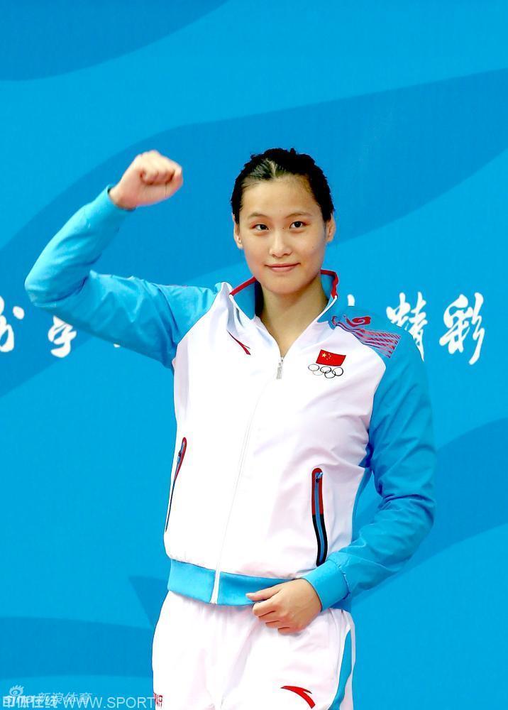 陆滢与施扬拍大片