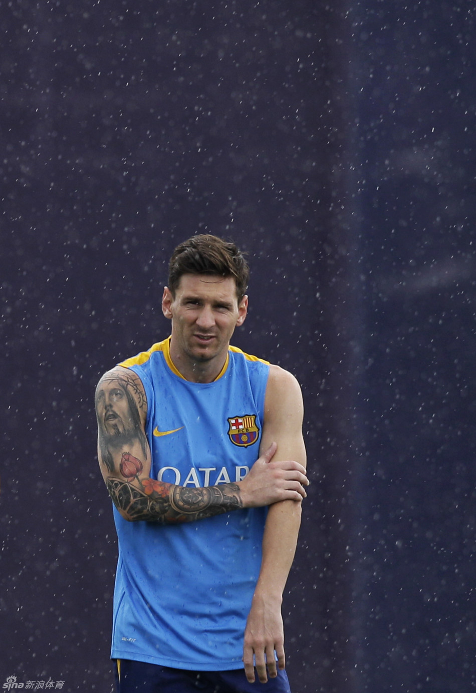 佩德罗随巴萨备战西班牙超级杯_高清图集_新浪网