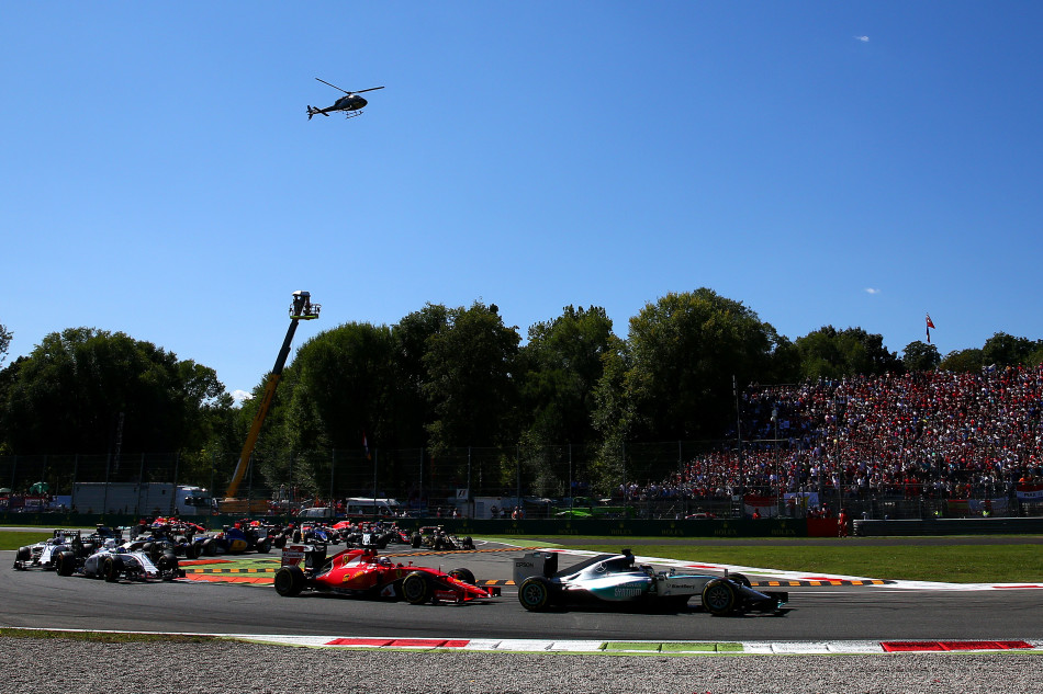 北京时间9月6日晚,2015年f1意大利站正式比赛在蒙扎赛道展开.