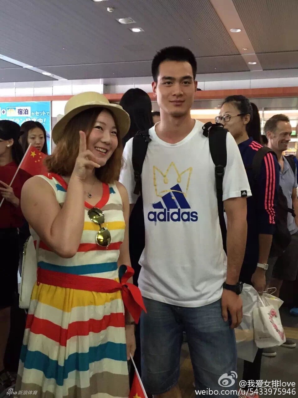 中国女排今启程前往名古屋_高清图集_新浪网