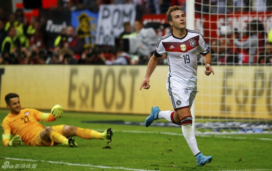 银行体育场展开角逐,德国主场3比1取胜波兰,穆勒进球,格策梅开二度