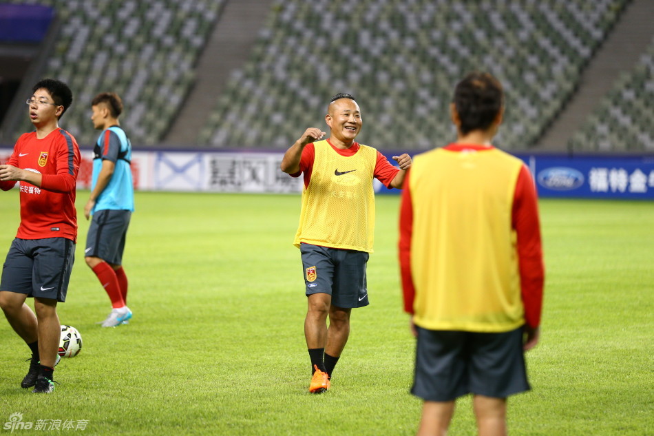 国足翻译赵旭东