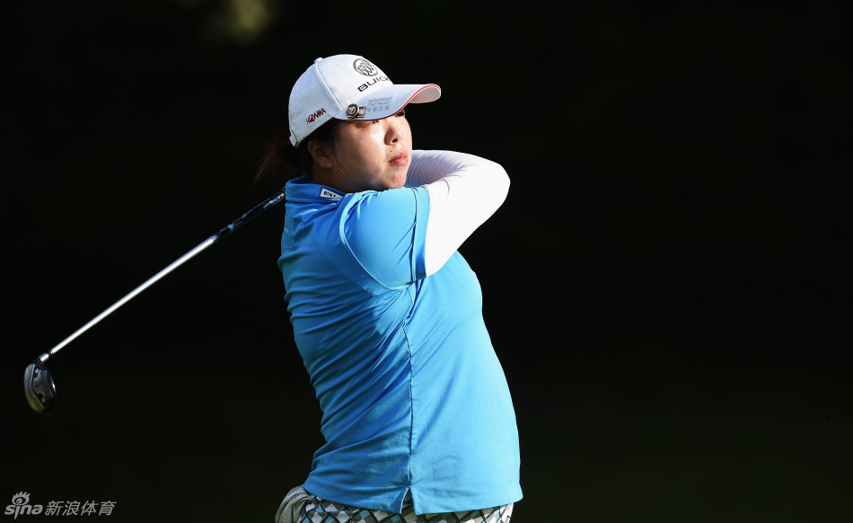 一姐冯珊珊挥杆依云赛首轮_高清图集_新浪网