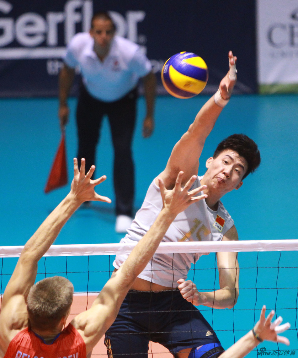 继续左滑进入下一图集 继续左滑进入下一图集 于垚辰垫传 1/9