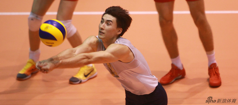 继续左滑进入下一图集 继续左滑进入下一图集 于垚辰垫传 1/9