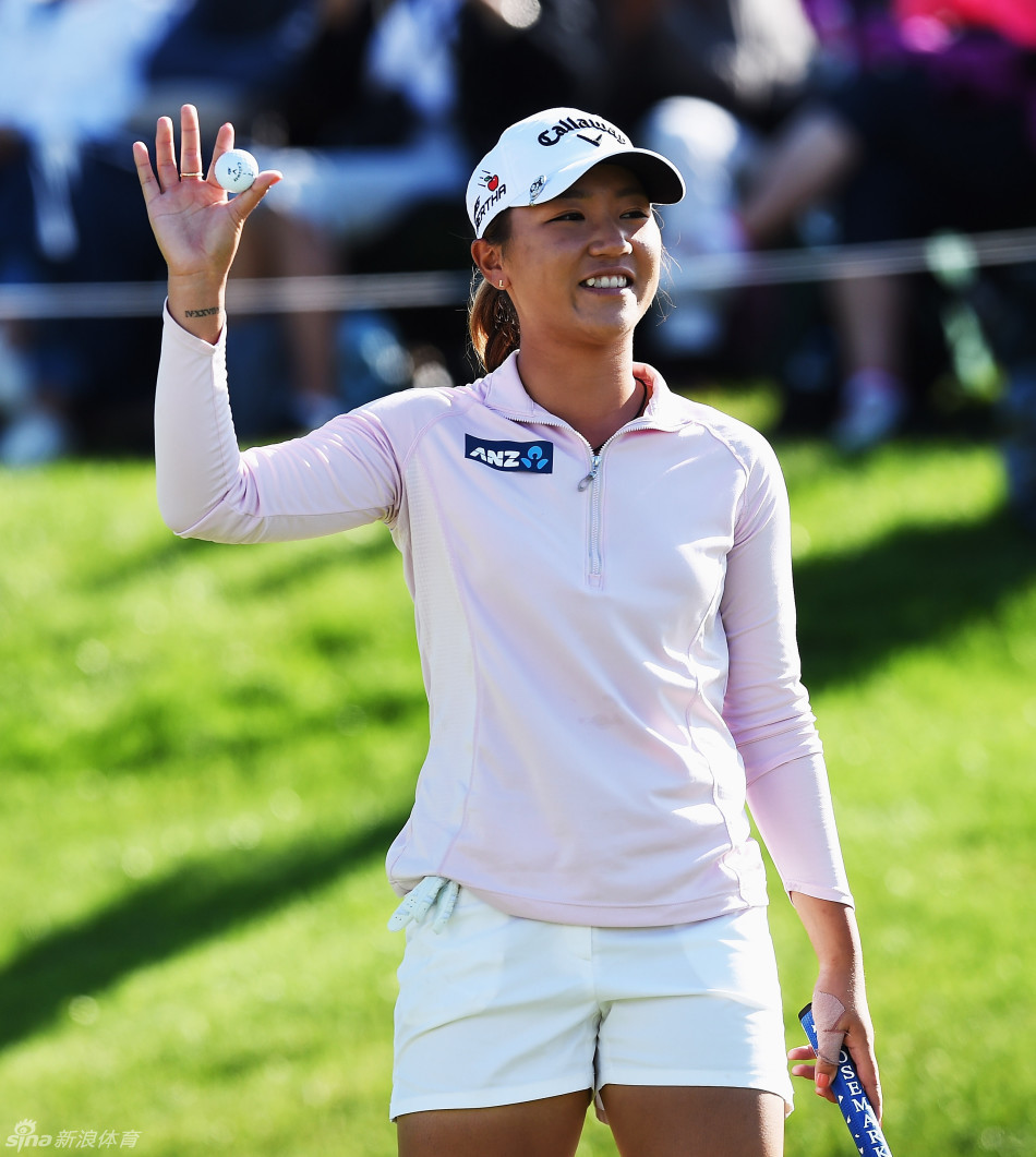 新西兰18岁姑娘高宝璟在法国依云度假村高尔夫俱乐部赢得依云锦标赛