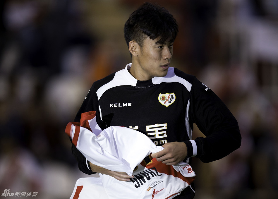 [西甲]张呈栋赛前热身首秀延期_高清图集_新浪网