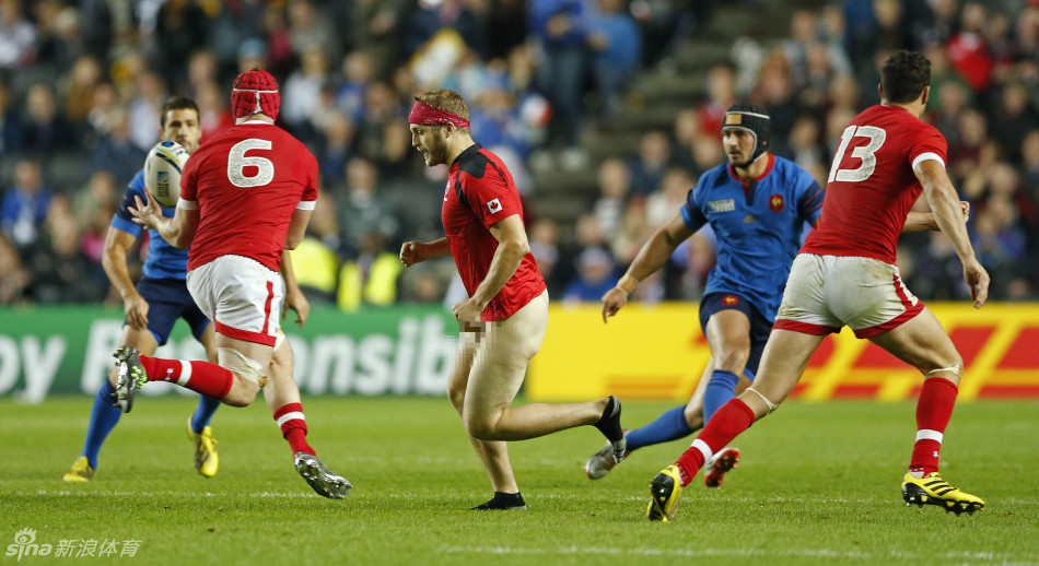 橄榄球世界杯球迷裸奔露丁丁_高清图集_新浪网