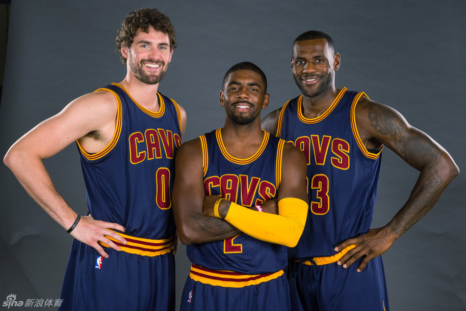 自动播放 下载原图 北京时间9月29日,克利夫兰骑士队拍摄新赛季nba