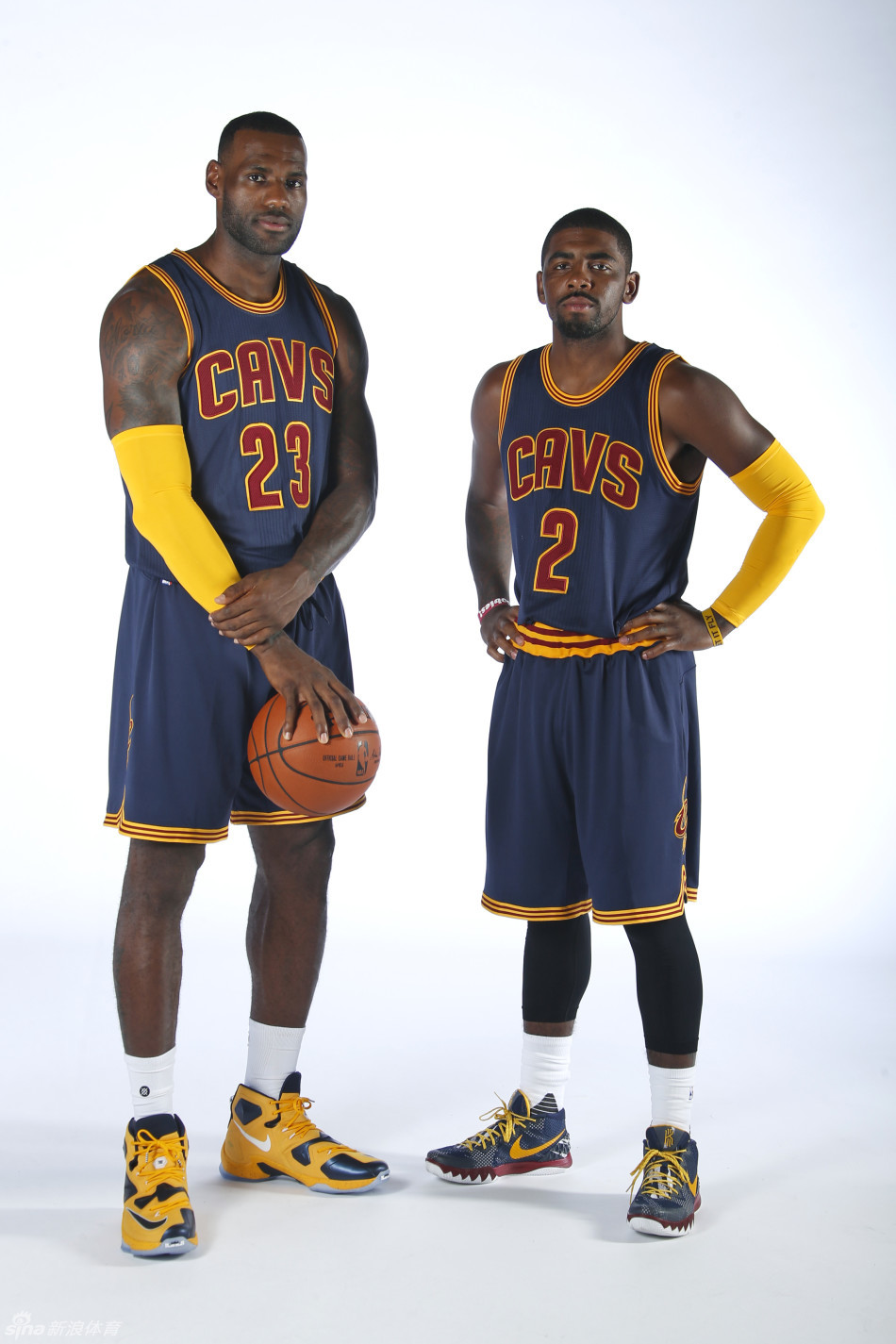 北京时间9月29日,克利夫兰骑士队拍摄新赛季nba定妆照.